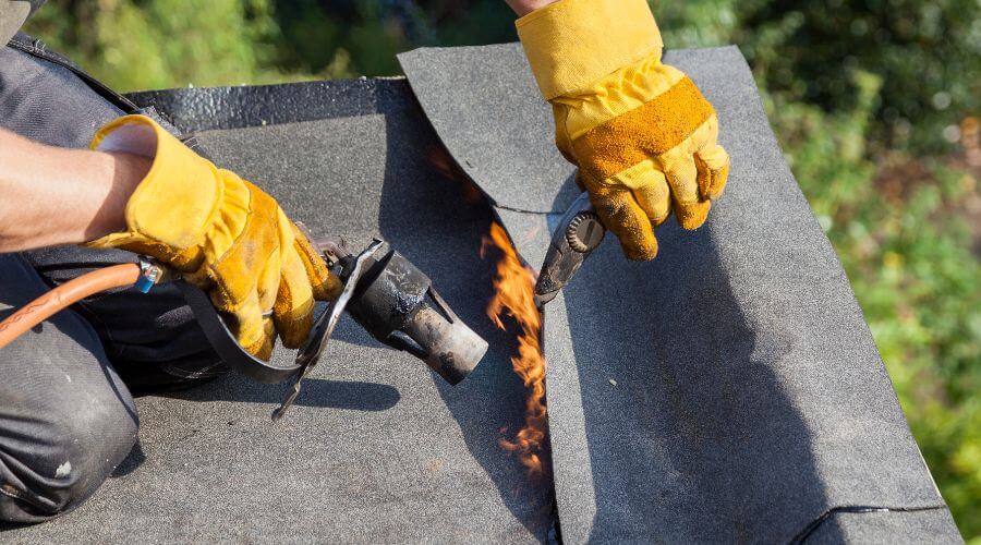 Expert Emergency Roof Repairs services in Palmyra, IL
